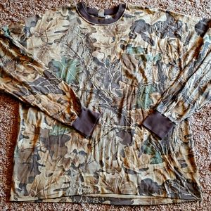 Vintage camo hunting long sleeved shirt Size XL